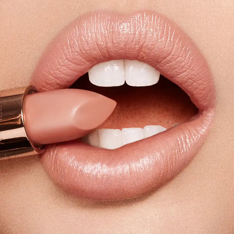 THE SUPER NUDES K.I.S.S.I.N.G - PENELOPE PINK